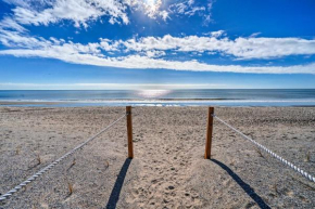 Oak Island Beachfront Condo with Community Pool